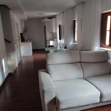 Palacio Real 2b アパート レオン